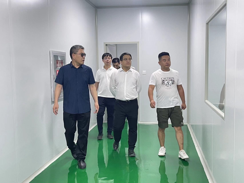 石嘴山市惠農(nóng)區(qū)委副書記、區(qū)長馬仲武 蒞臨寧夏興康恒潤農(nóng)業(yè)科技發(fā)展有限公司指導工作